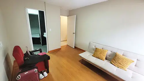 Habitación principal desde la ventana